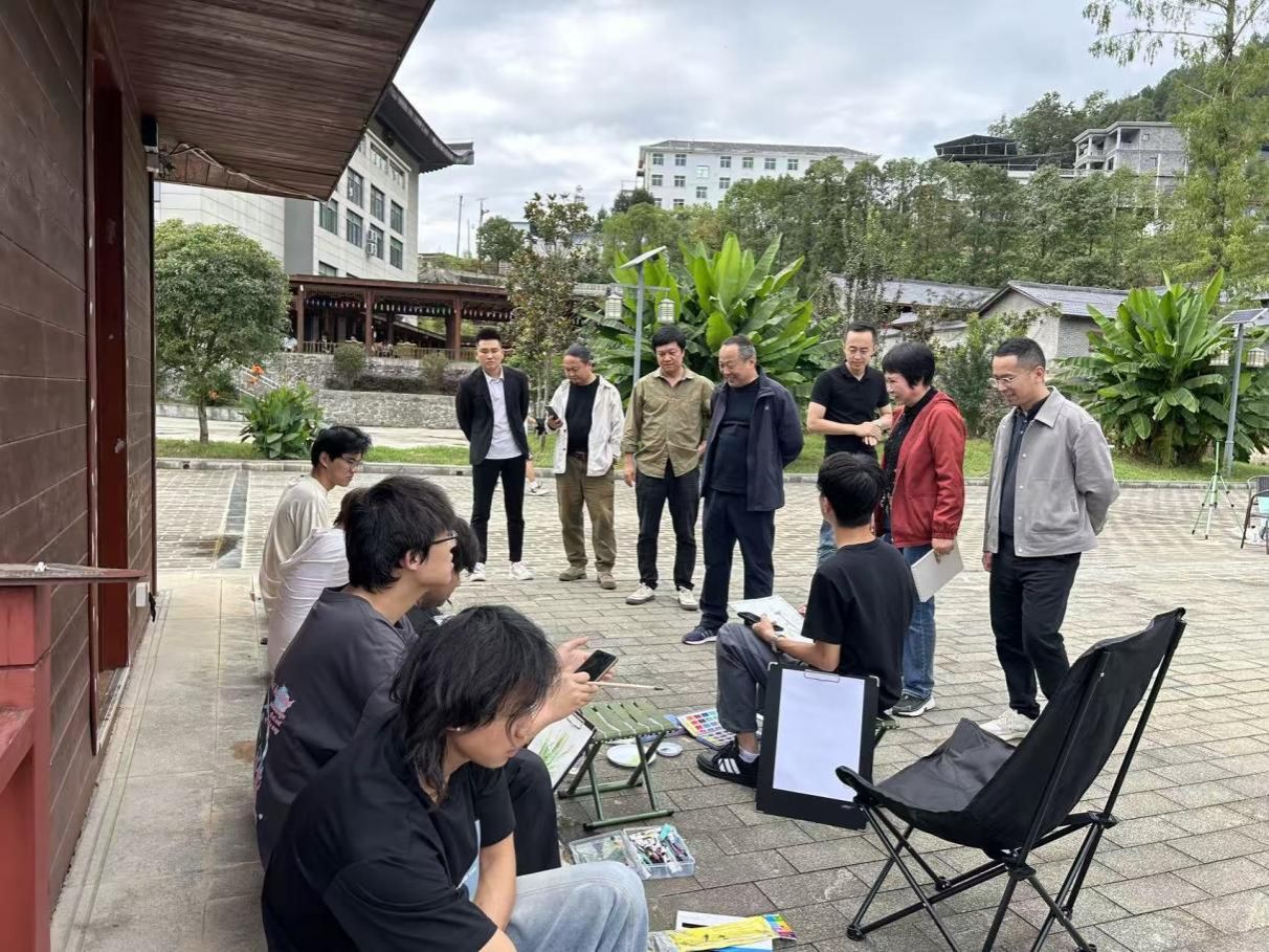 公司赴写生基地开展实践教学检查